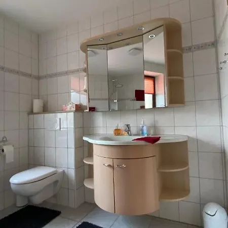 Appartement Charaktervolle Whg Mit Parkplatz Naehe Kassel *