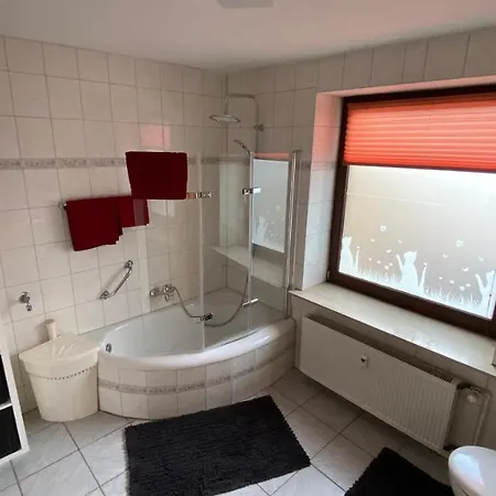 Charaktervolle Whg Mit Parkplatz Naehe Kassel * Ганн. Мюнден